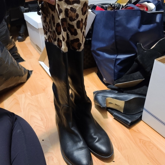 Stuart Weitzman Boots - Picture 2 of 4